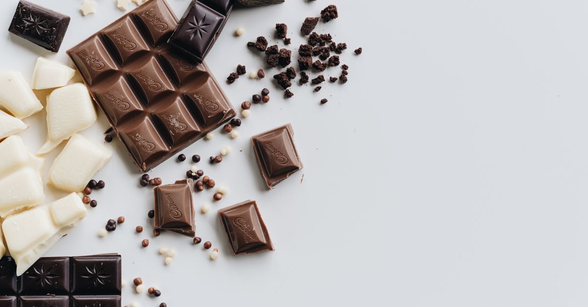 Assorted milk, dark and white chocolate bars, each an oxygen- and moisture-sensitive product
